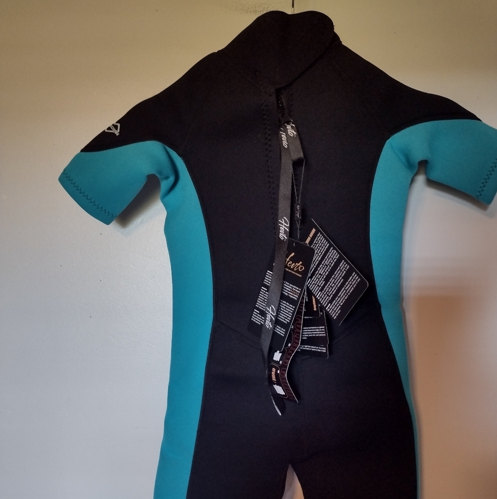 Hevto Wet Suit Kids 6X New